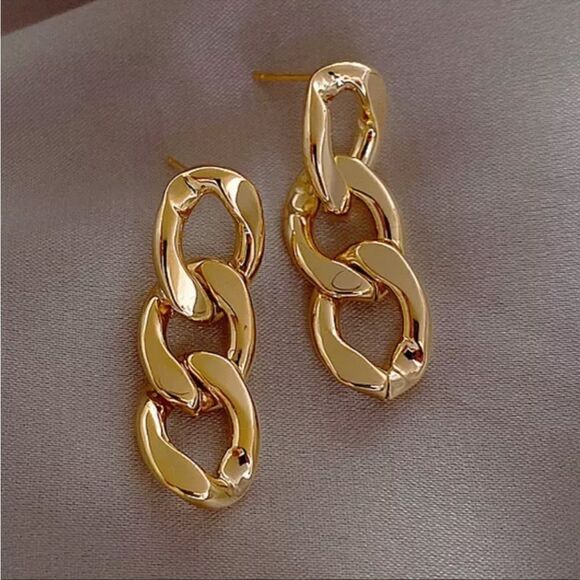 #36 NEW Unique Gold Chain Link Earrings - Picture 2 of 4
